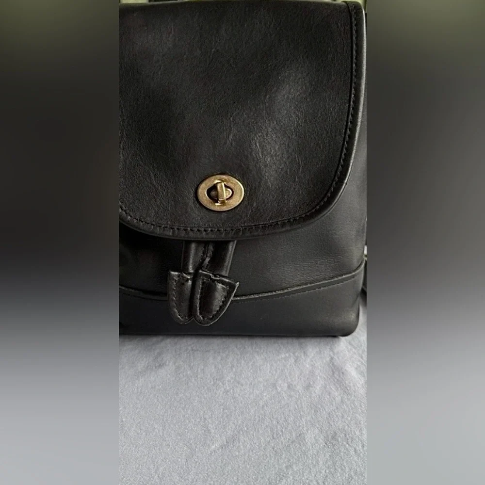 Vintage Coach Rucksack Black Leather 9960 Daypack SN# E069-9960 9.5” x 7.25”